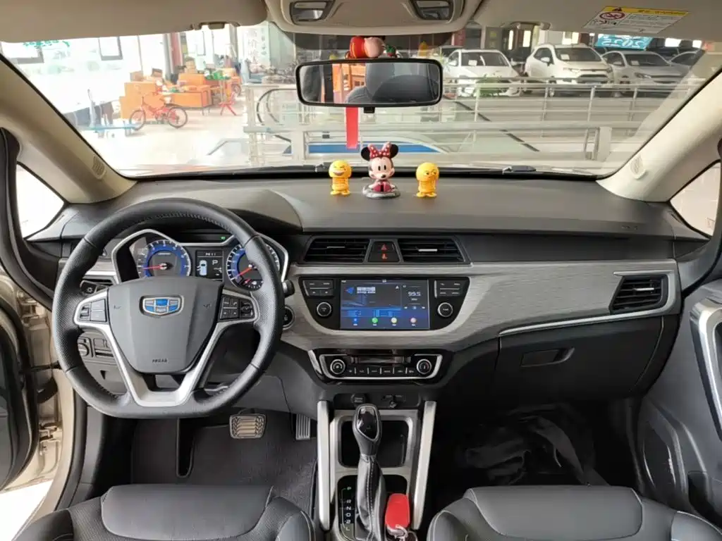 Geely Vision X3 — фото 9