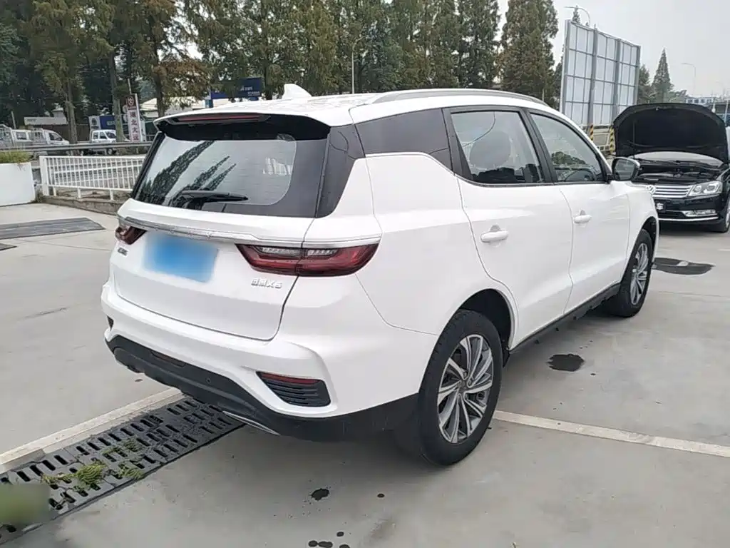 Geely Vision X6 — фото 6