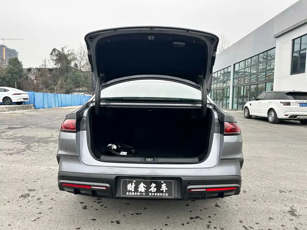 BYD Qin L — фото 15