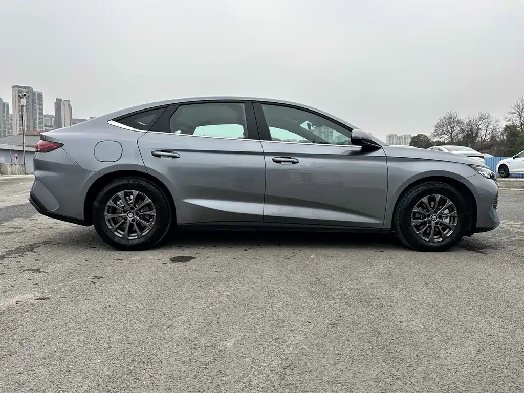 BYD Qin L — фото 17