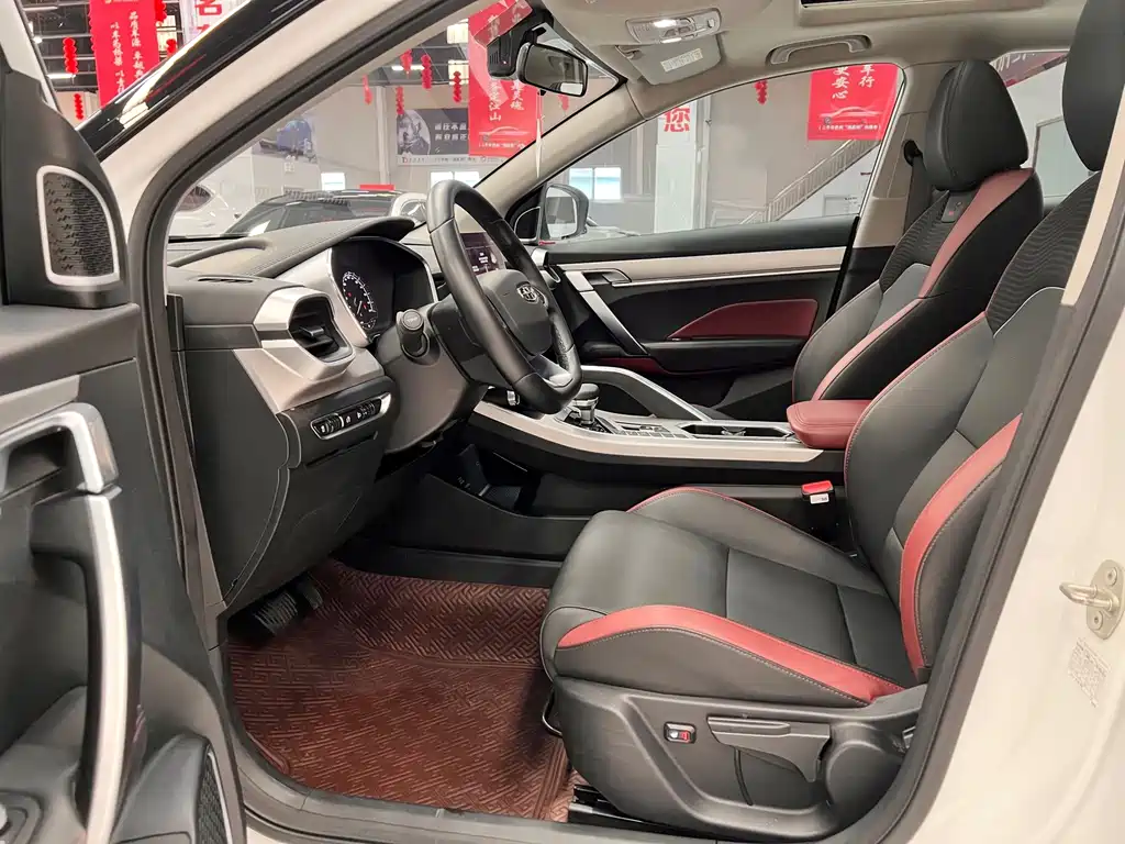 Geely Binyue — фото 11