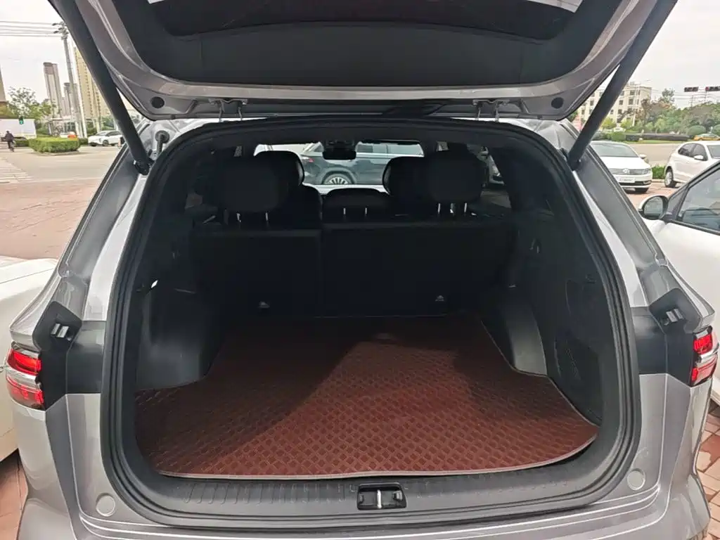 Geely Monjaro — фото 18