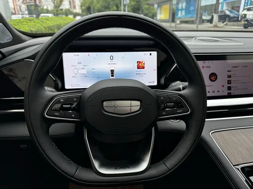 Geely Monjaro — фото 18