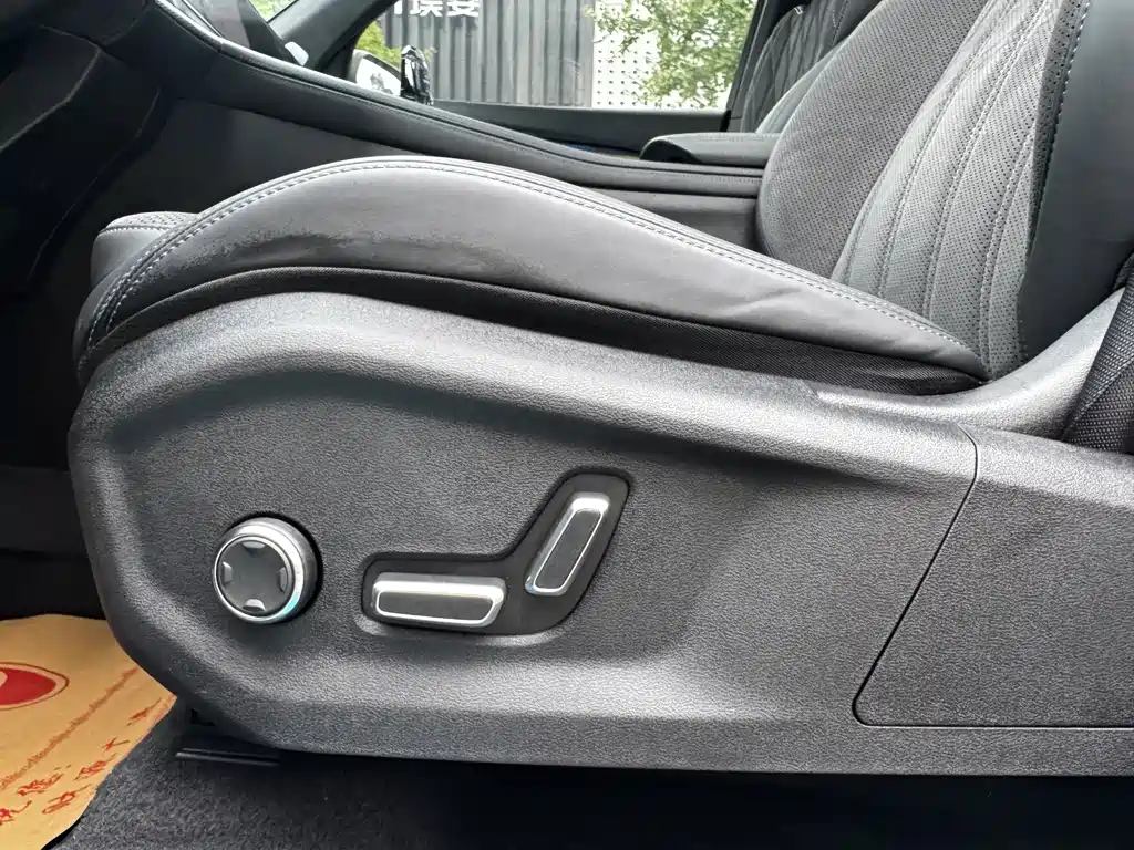 Geely Monjaro — фото 6
