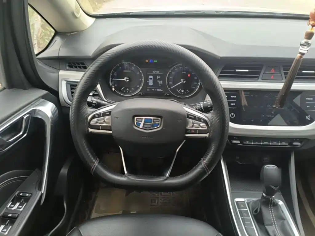 Geely Vision X3 — фото 10