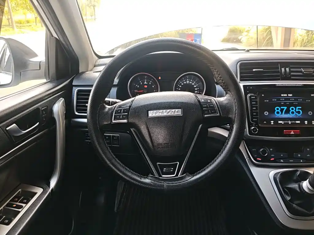 Haval M6 — фото 10