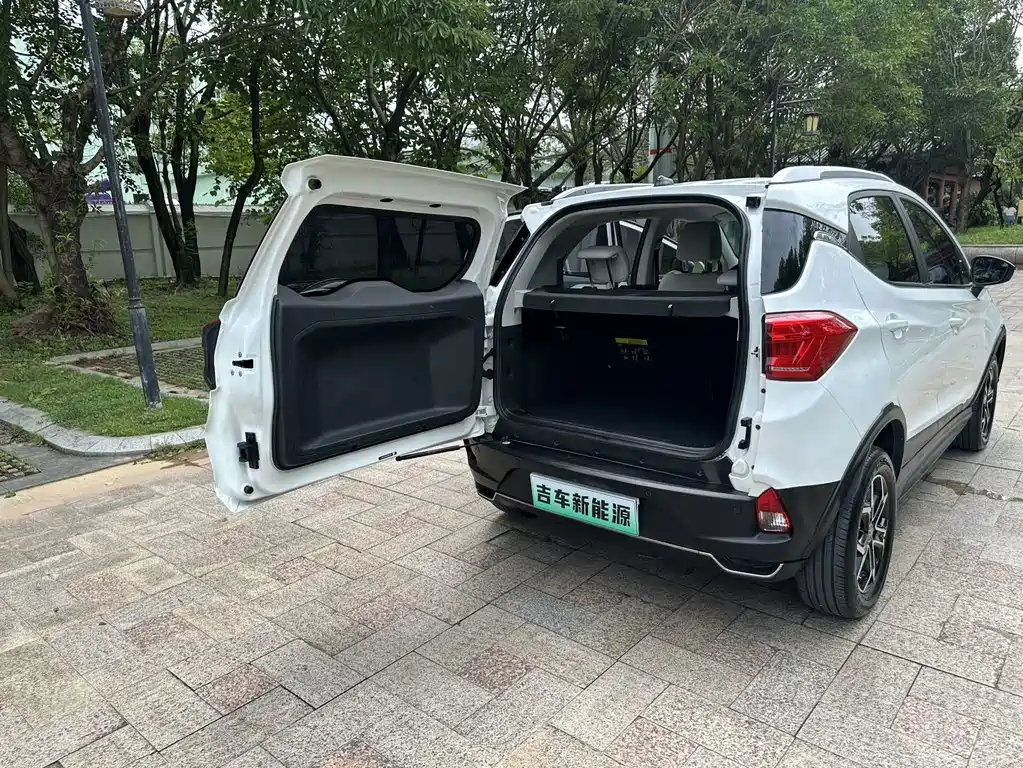 BYD Yuan Pro — фото 11