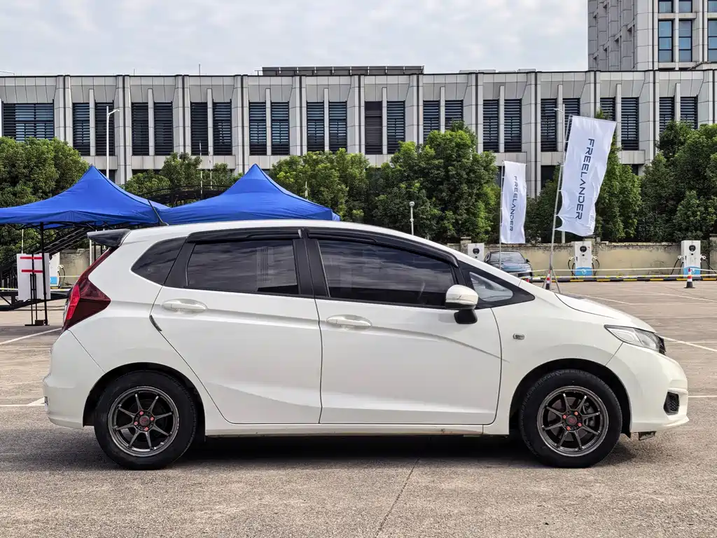 Honda Fit — фото 3