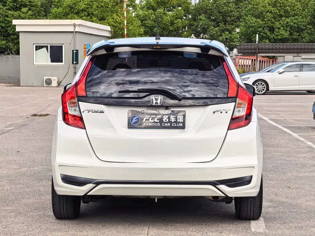Honda Fit — фото 4
