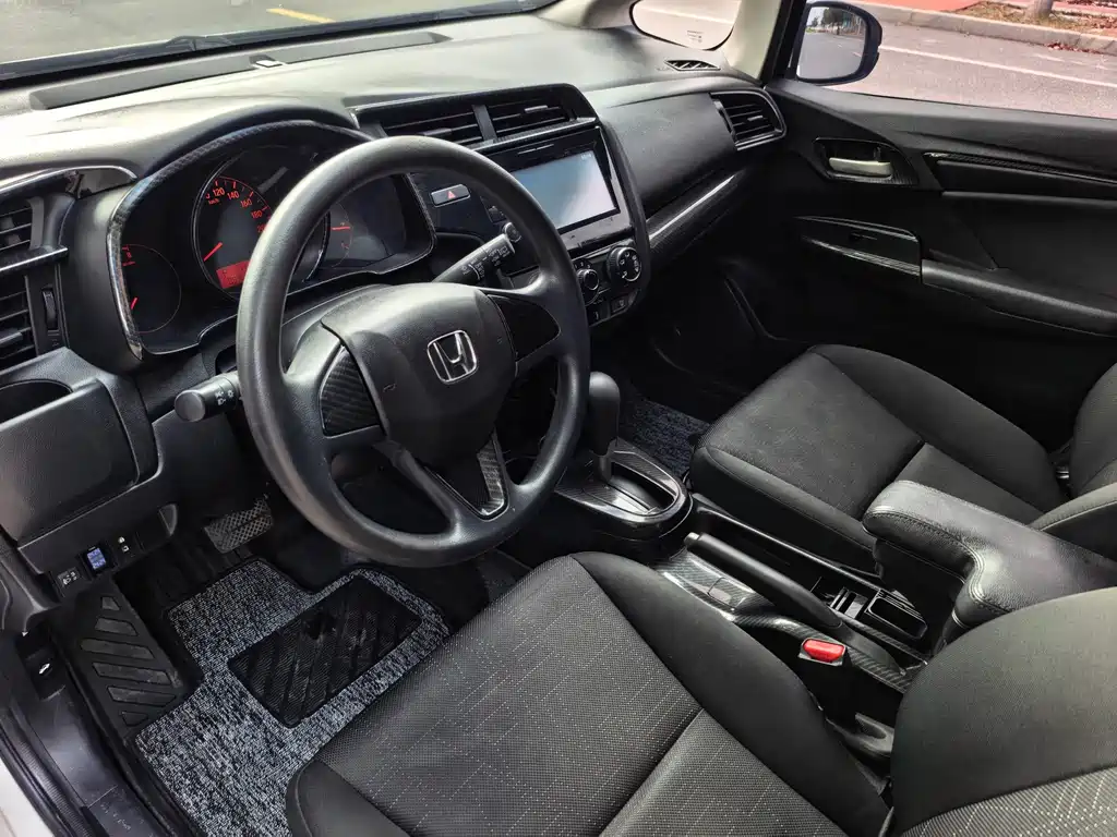 Honda Fit — фото 8