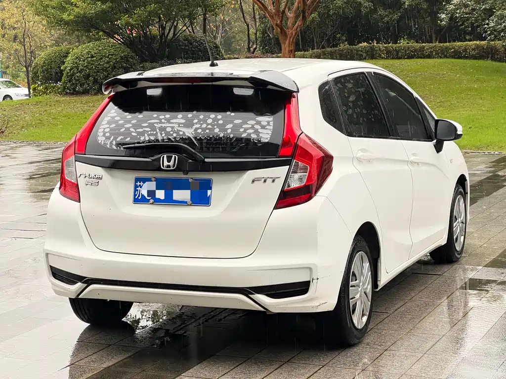 Honda Fit — фото 5