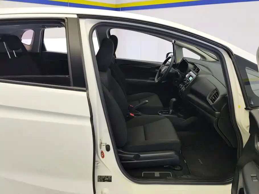 Honda Fit — фото 8