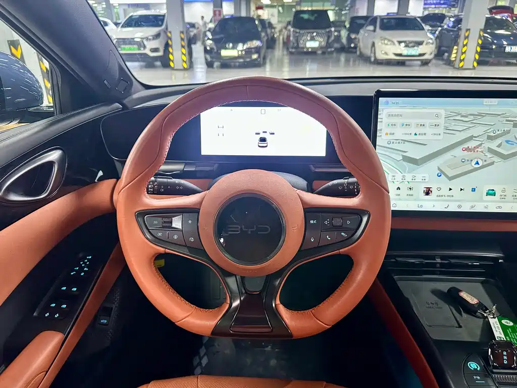 BYD Seal — фото 15
