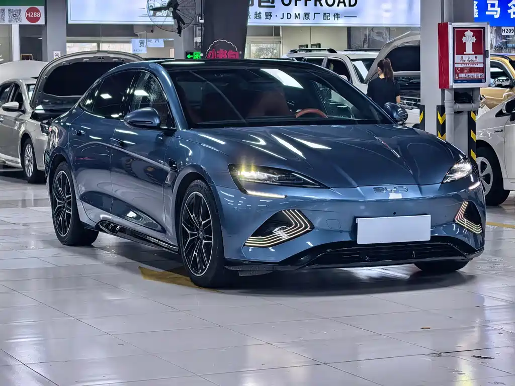 BYD Seal — фото 3