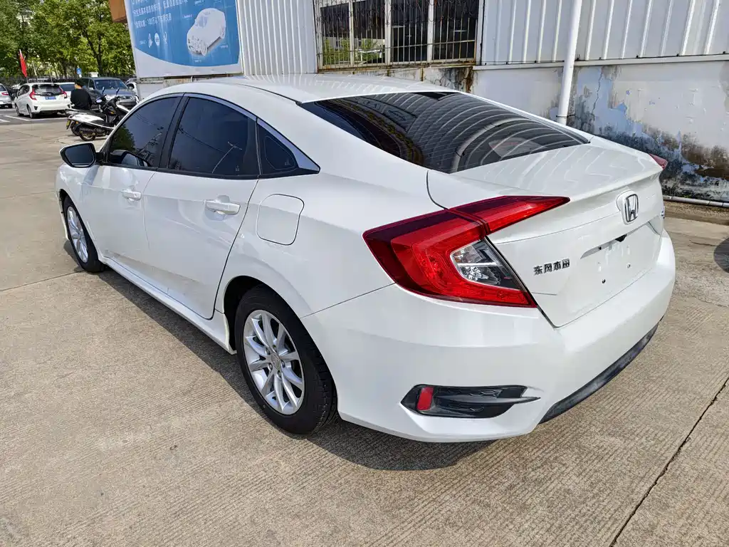 Honda Civic — фото 4