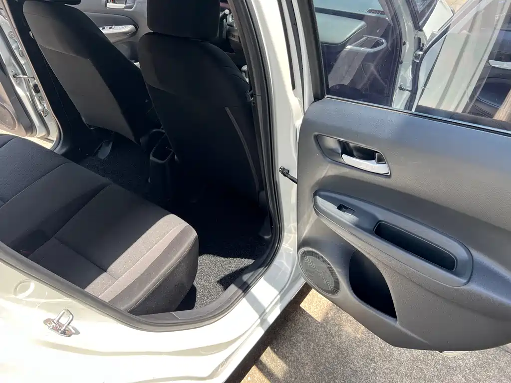 Honda Fit — фото 8