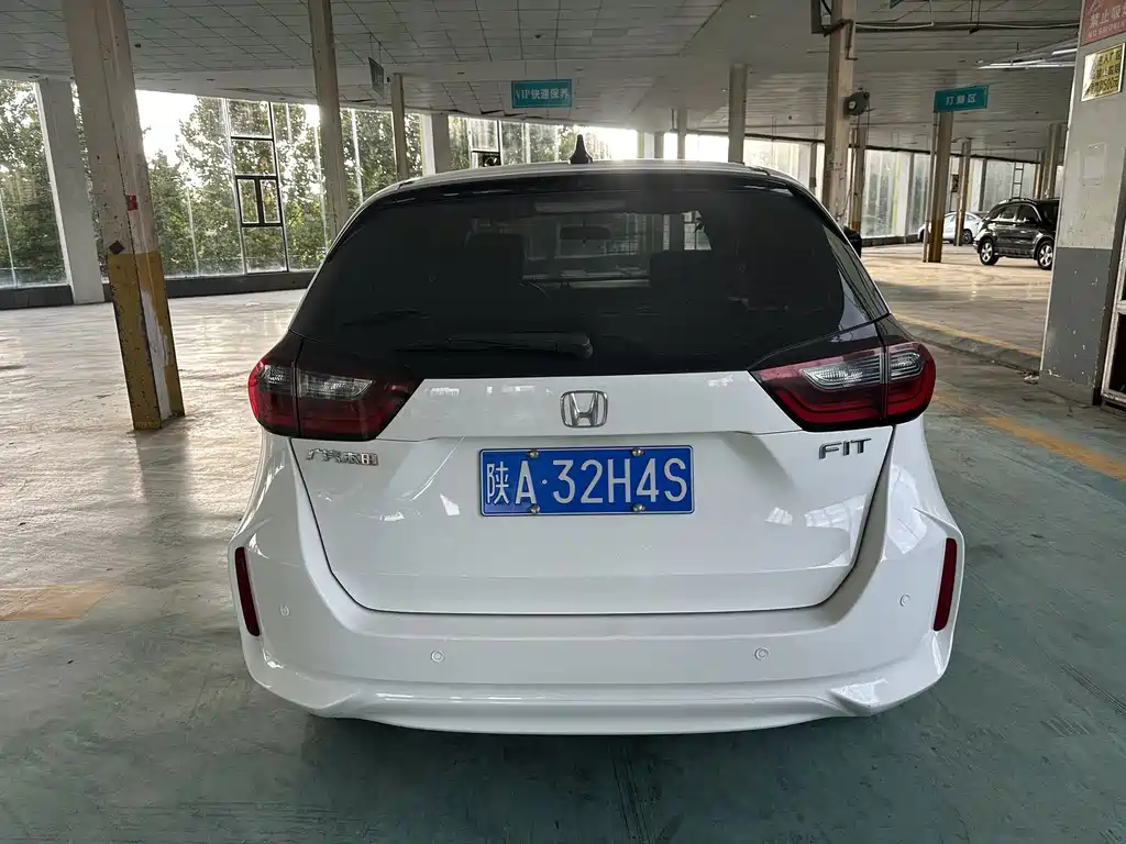 Honda Fit — фото 5