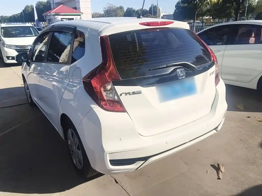Honda Fit — фото 4