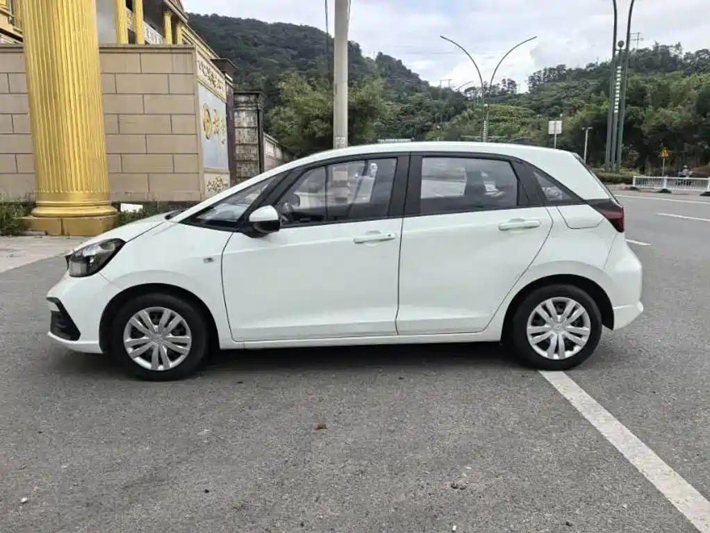 Honda Fit — фото 3