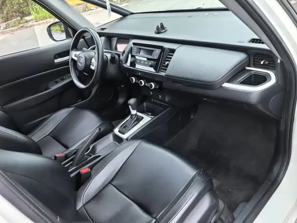 Honda Fit — фото 4