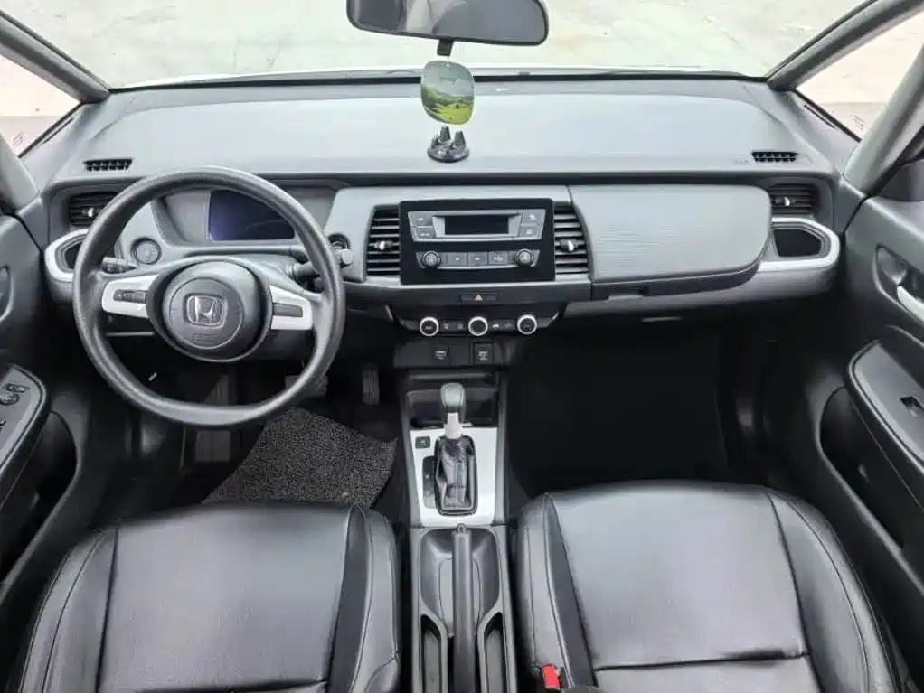 Honda Fit — фото 7