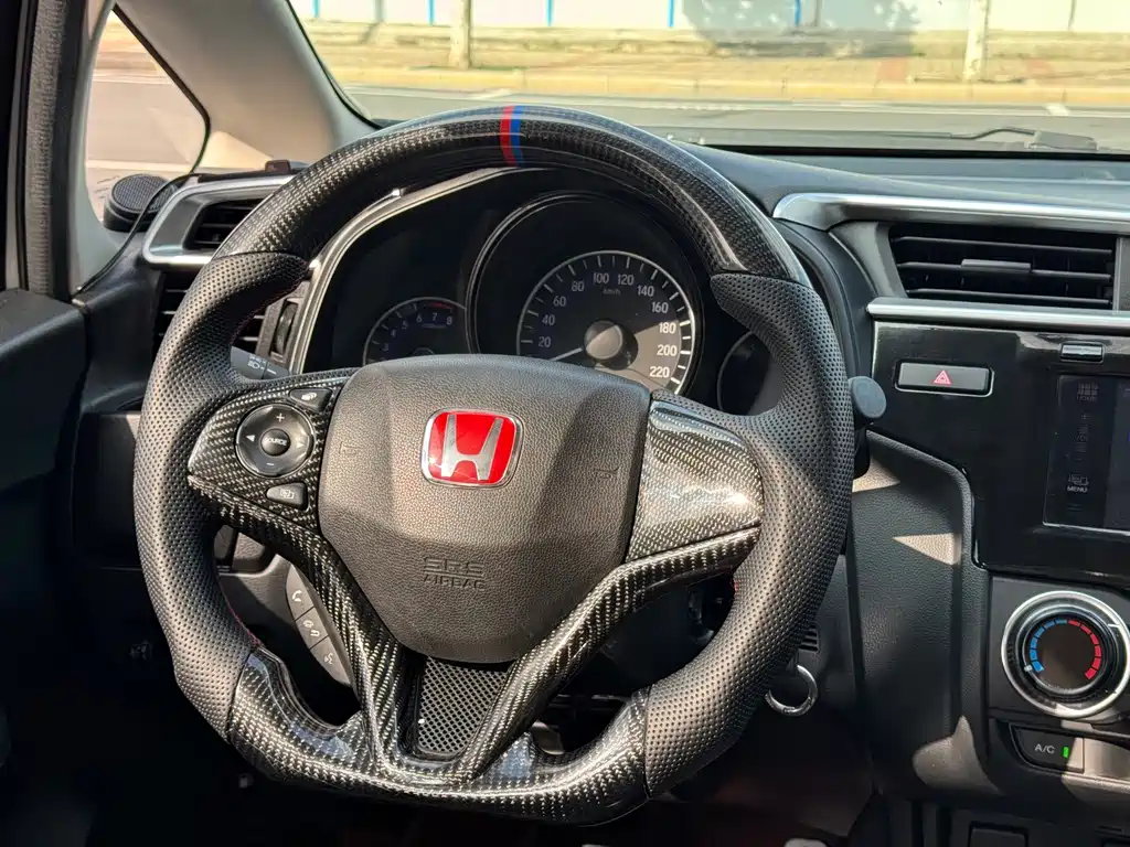 Honda Fit — фото 5