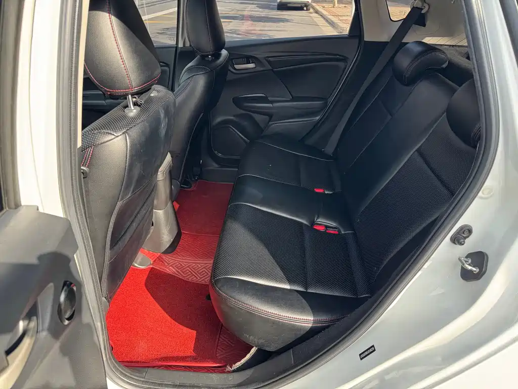 Honda Fit — фото 10