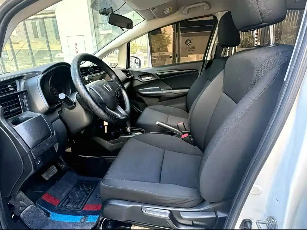 Honda Fit — фото 4