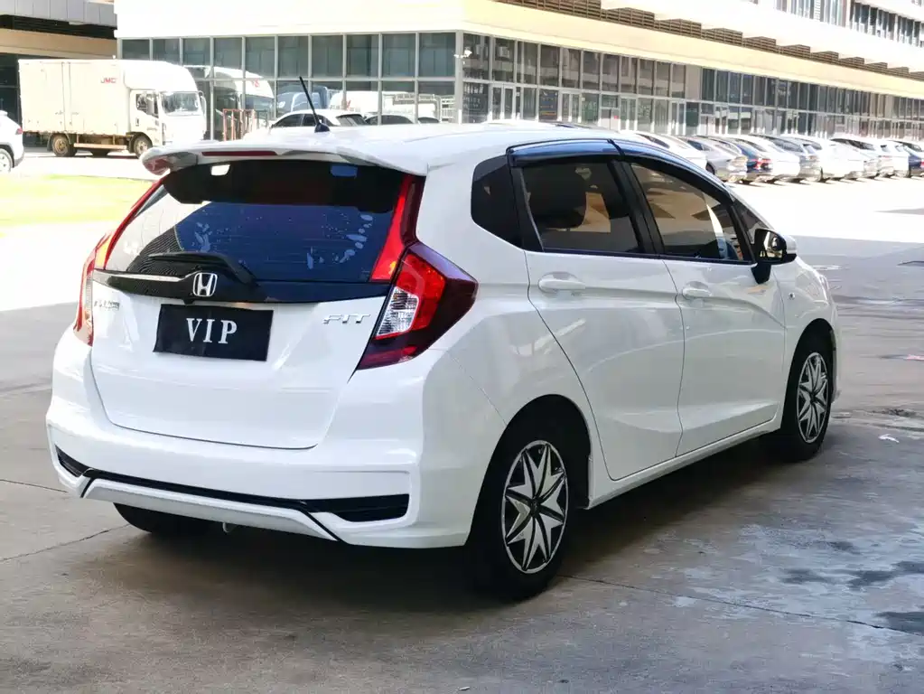 Honda Fit — фото 6