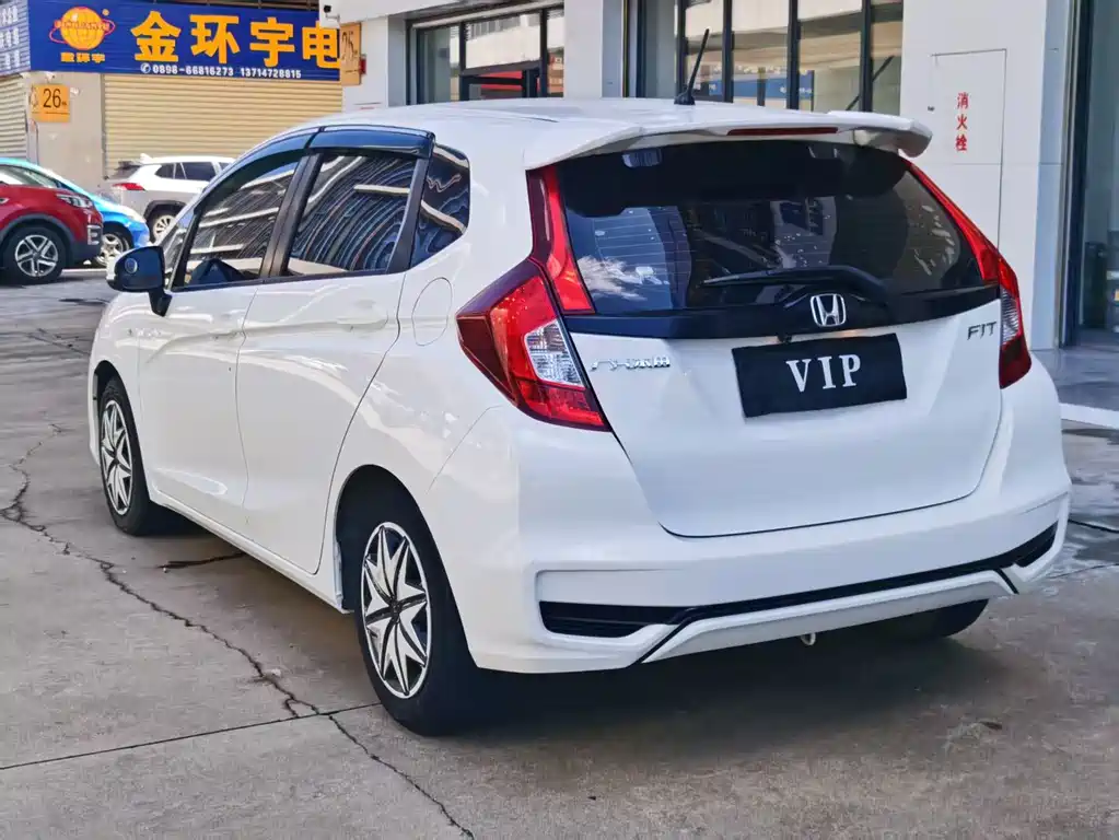 Honda Fit — фото 8