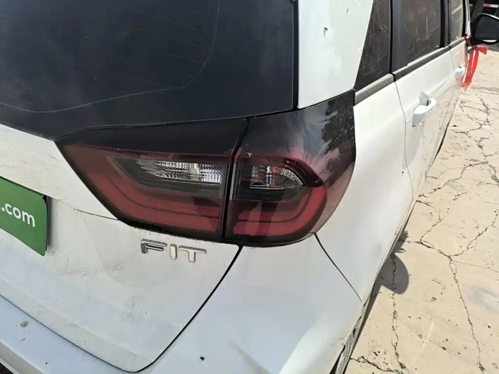 Honda Fit — фото 7