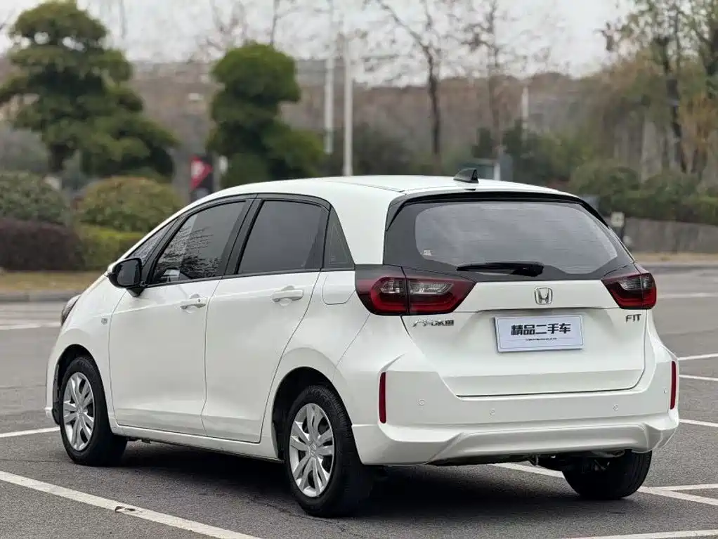 Honda Fit — фото 7