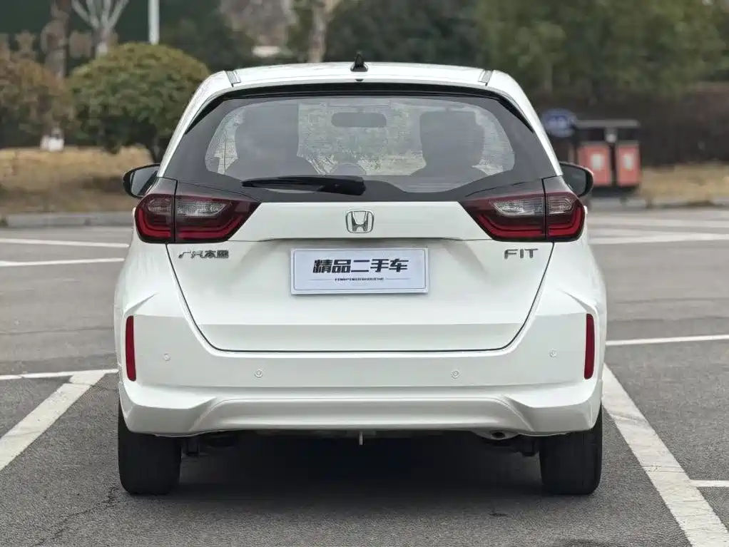 Honda Fit — фото 8