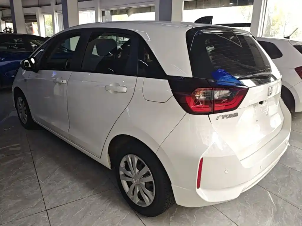 Honda Fit — фото 4