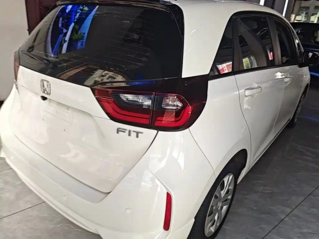 Honda Fit — фото 7