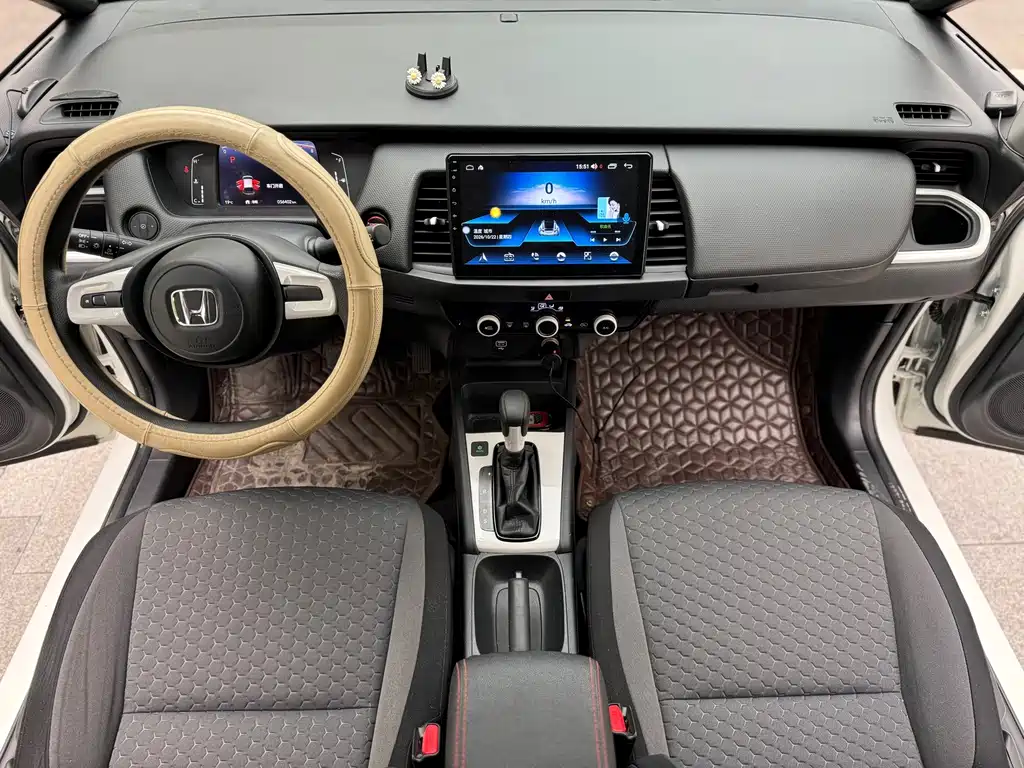 Honda Fit — фото 5