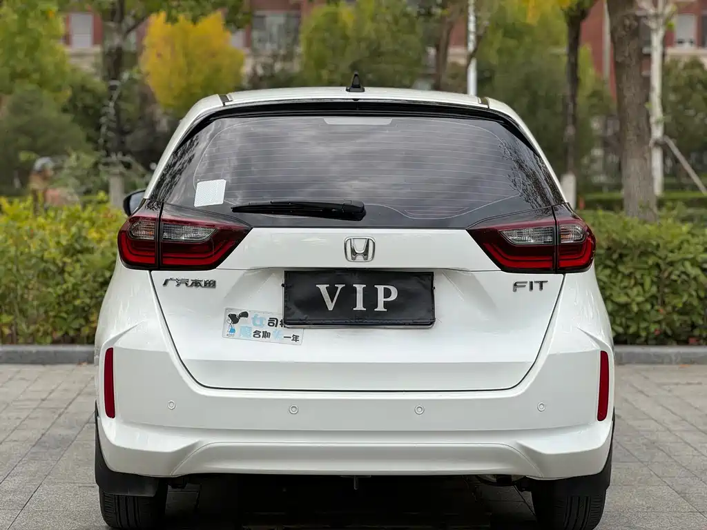 Honda Fit — фото 8