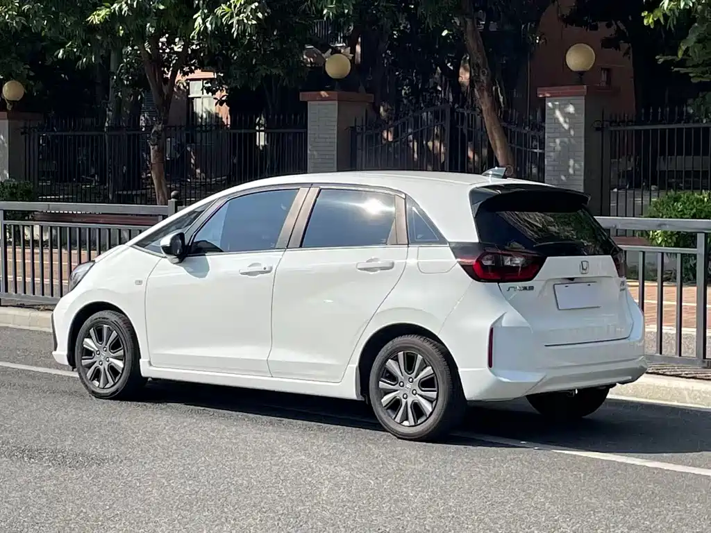 Honda Fit — фото 17