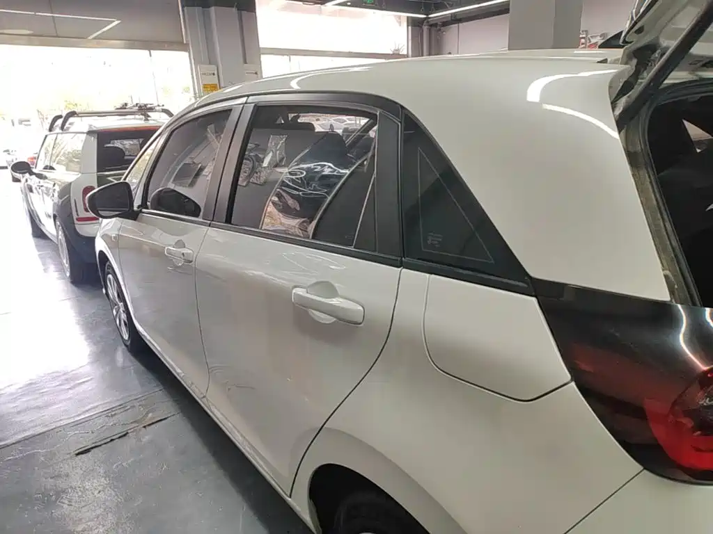 Honda Fit — фото 4