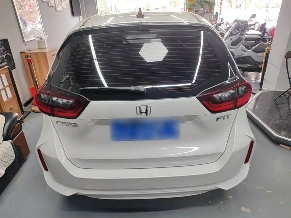 Honda Fit — фото 5