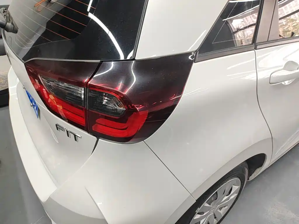 Honda Fit — фото 7