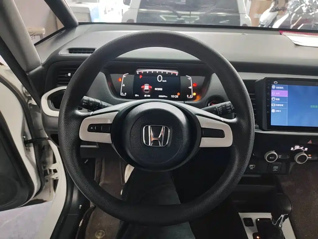 Honda Fit — фото 10