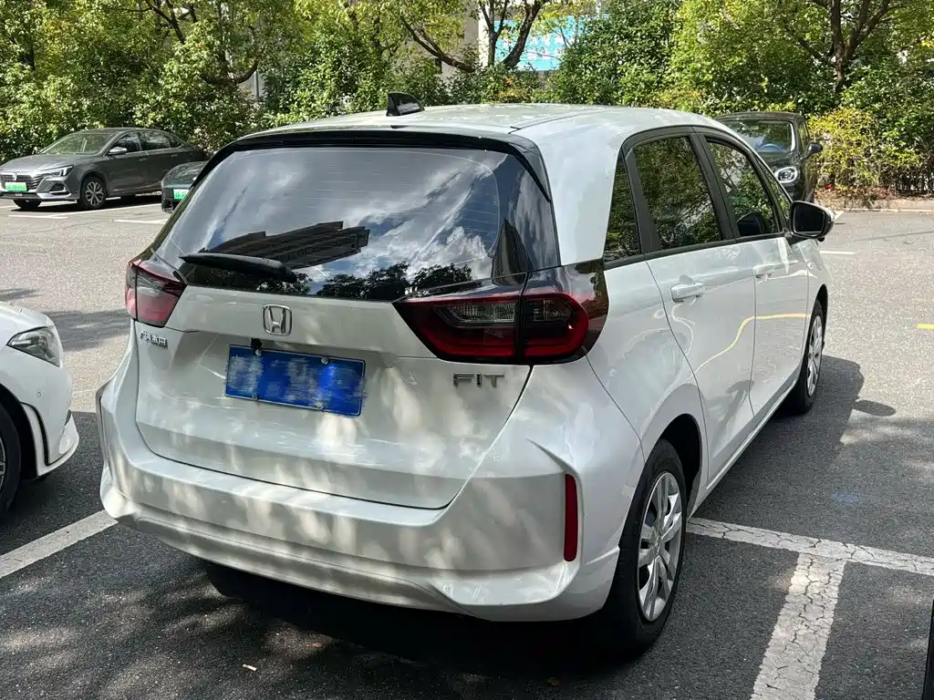Honda Fit — фото 4