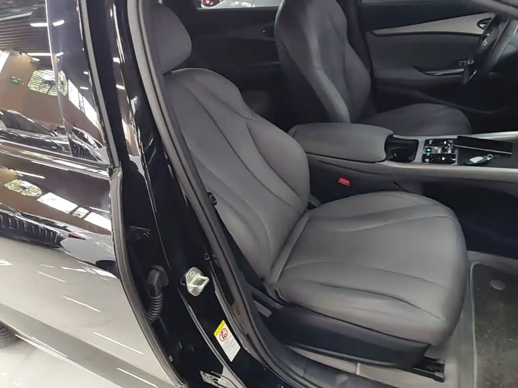BYD Seal 07 DM-i — фото 25