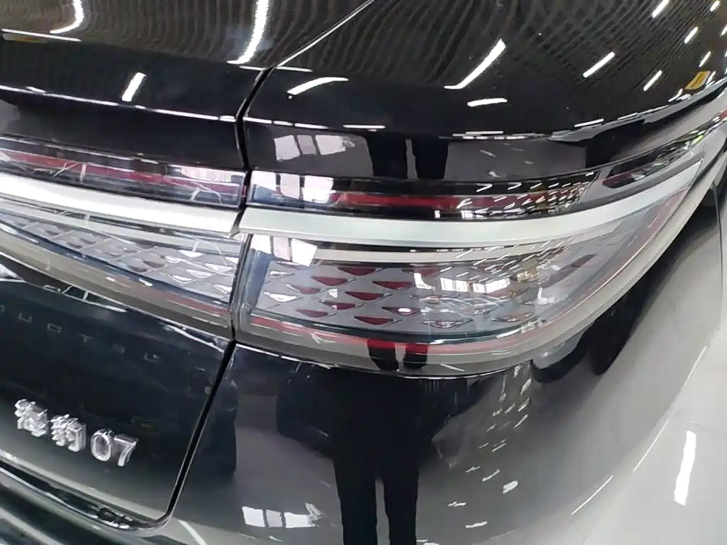 BYD Seal 07 DM-i — фото 8