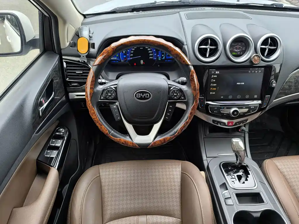 BYD S7 — фото 14