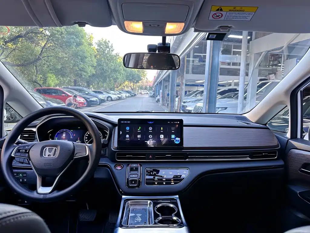 Honda Odyssey — фото 11