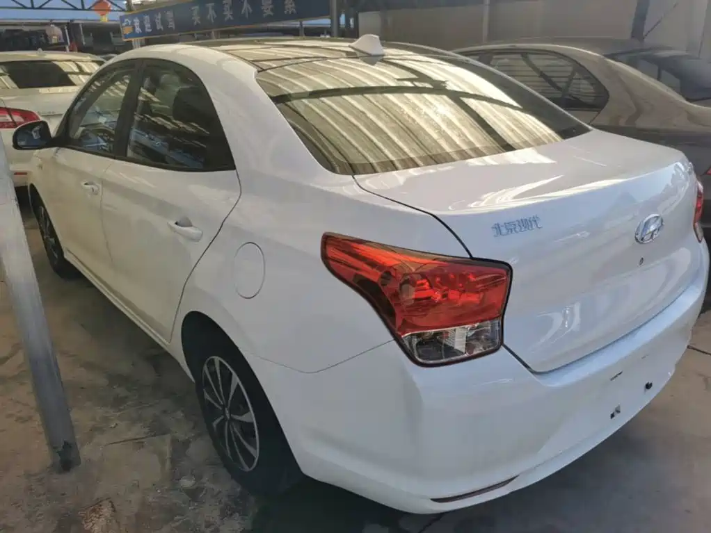 Hyundai Verna — фото 4