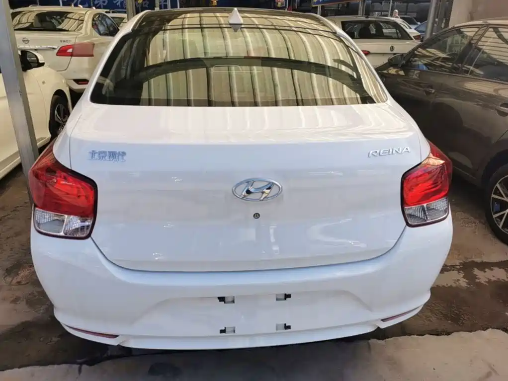 Hyundai Verna — фото 5