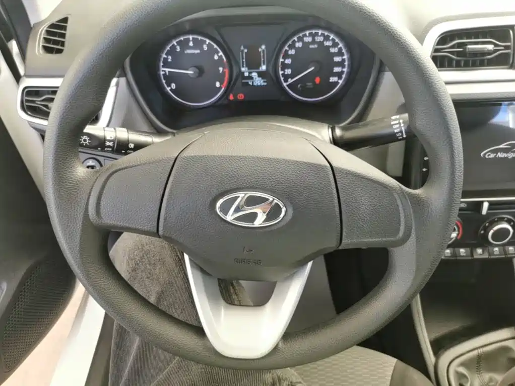 Hyundai Verna — фото 10